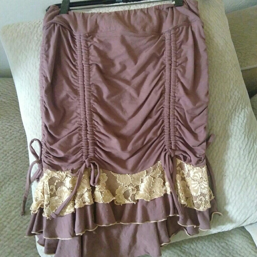 Cinche, bustle